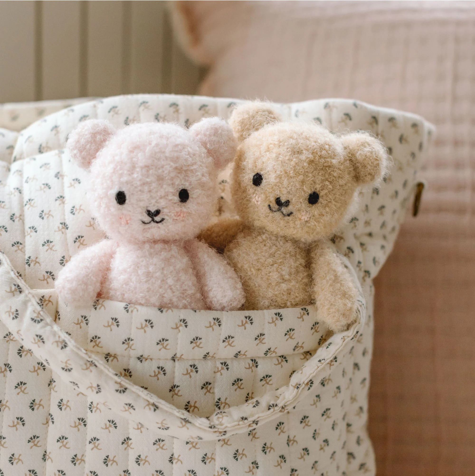 Baby bouclé bear (honey) - Image 6