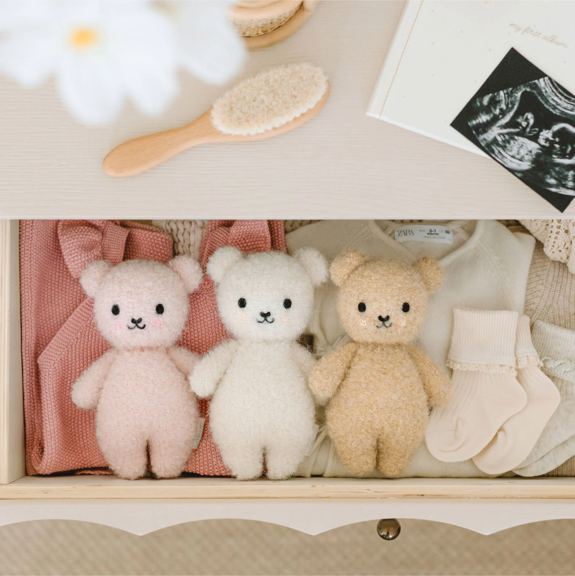 Baby bouclé bear (strawberry) - Image 5