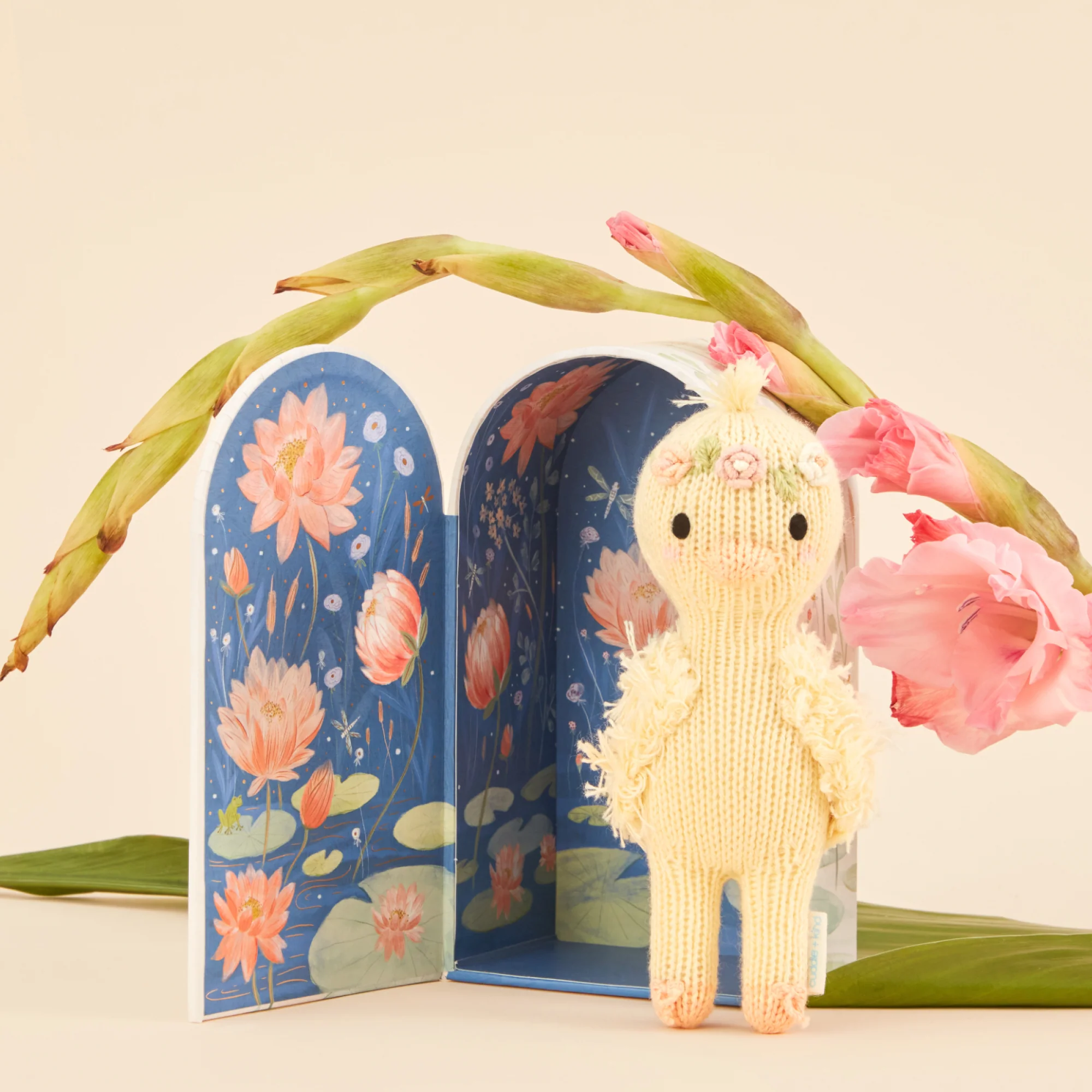Tiny Flora the duckling (mauve) - Image 6